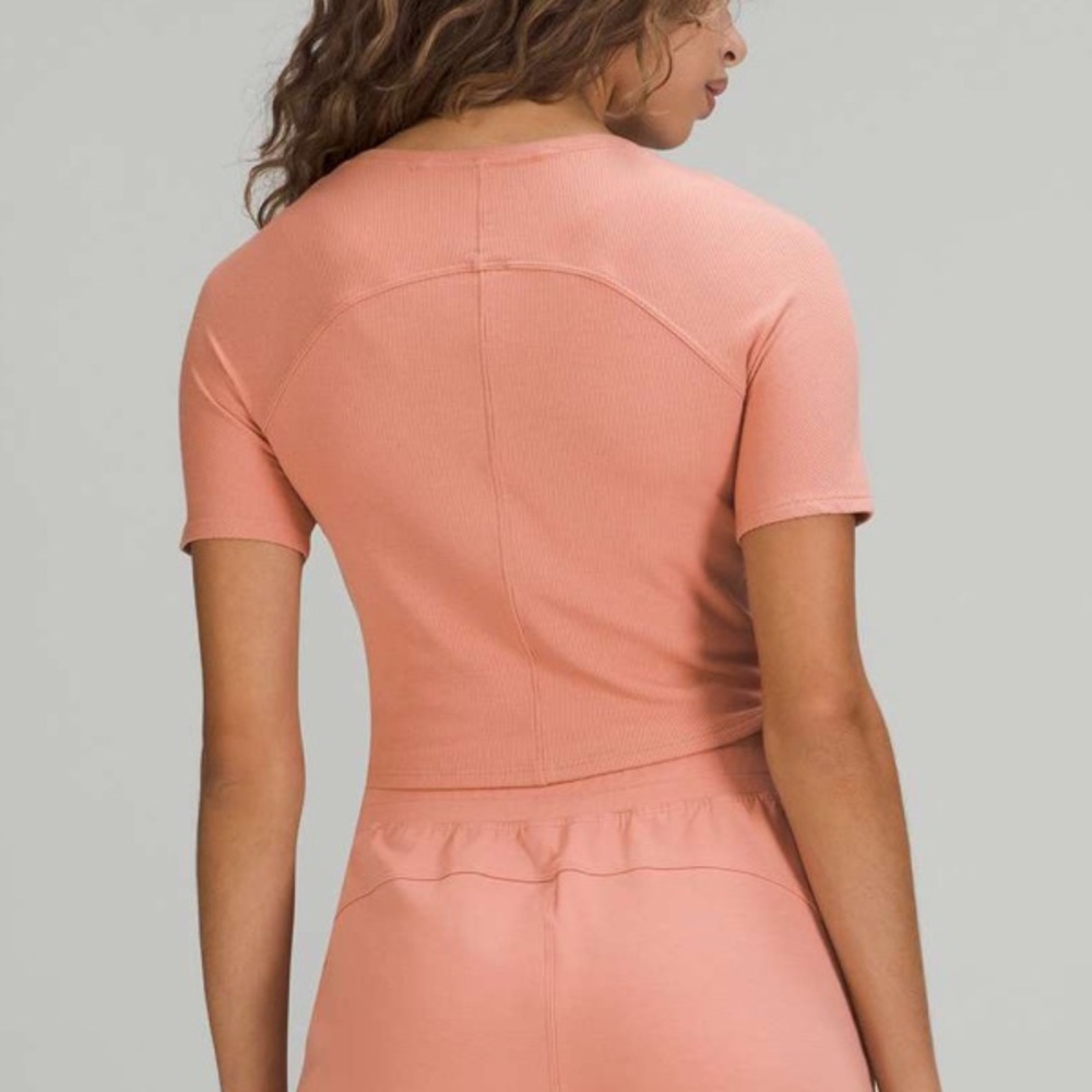 Lululemon size 2 LA Twist Front Crop Top - Picture 2 of 6
